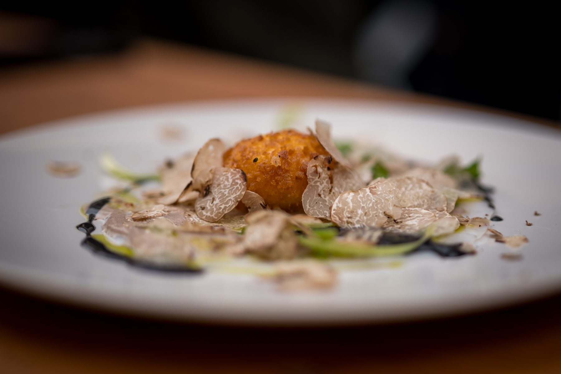 Piatto con Tartufo bianco lamellato